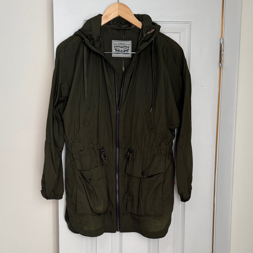 Levi's Olive Green a lightweight jacket for rainy summer days